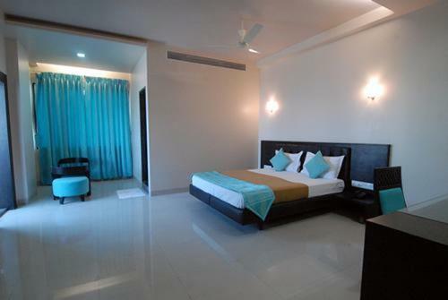 Hotel Western Inn Vasai Exterior foto