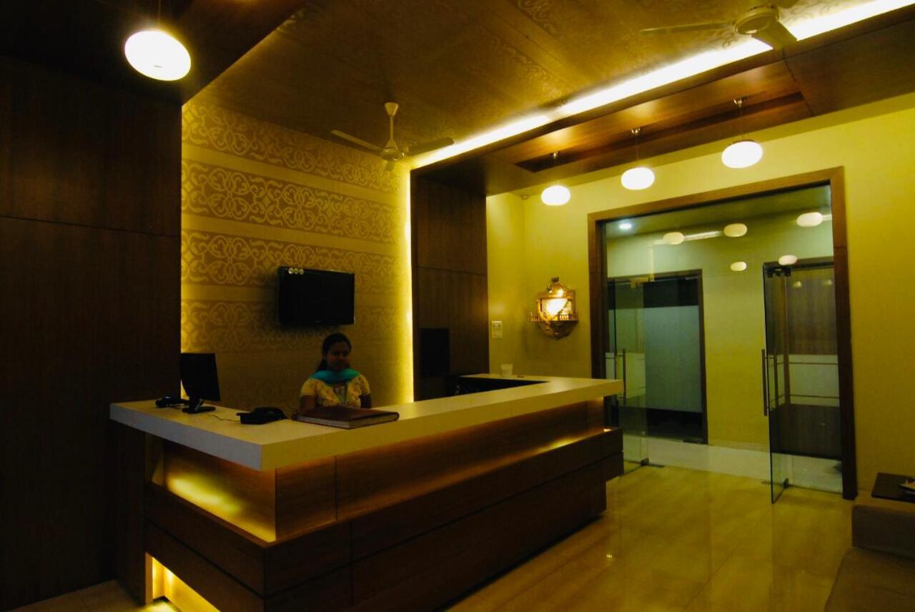 Hotel Western Inn Vasai Exterior foto